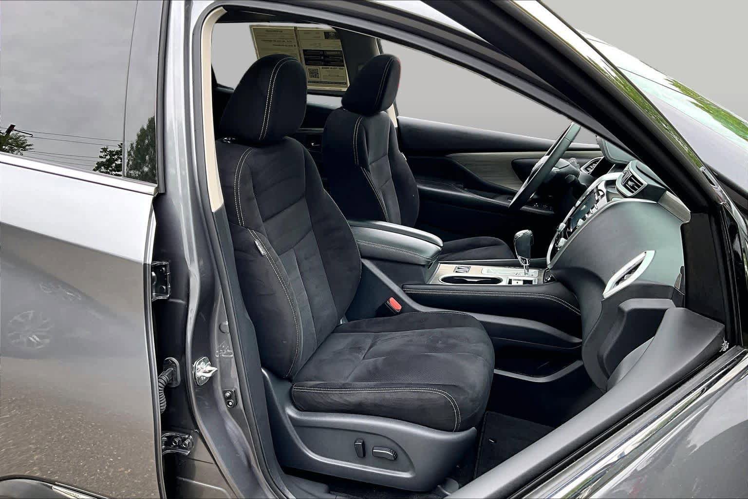 Used 2018 Nissan Murano SV w/ Premium Package AWD/4WD image 8
