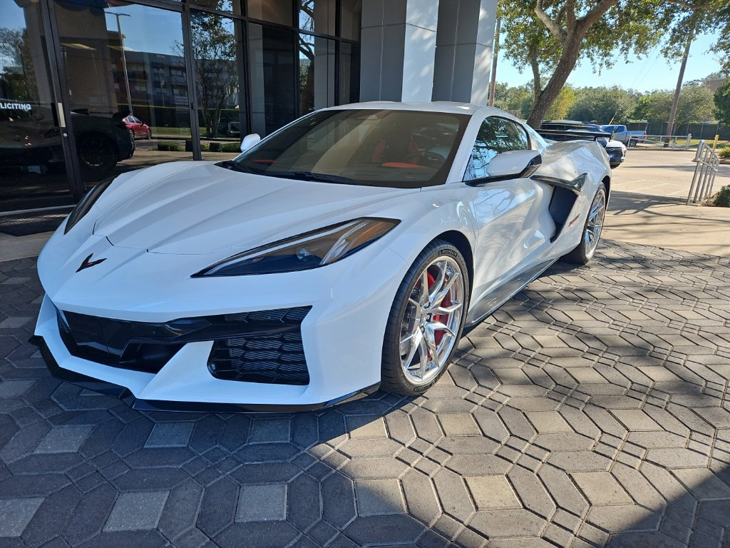 New 2027 Chevrolet Corvette Grand Sport w/ Z52 Sport Performance Package RWD image 5