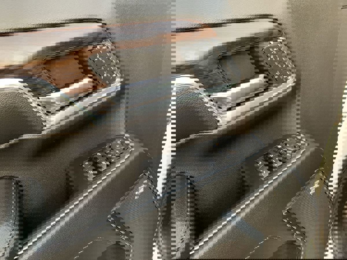 Used 2024 GMC Sierra 3500 SLT w/ SLT Premium Package image 17