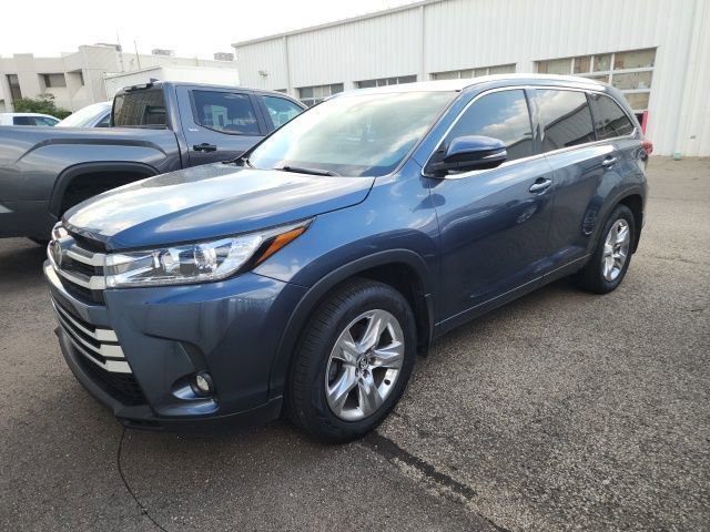 Used 2019 Toyota Highlander Limited AWD/4WD image 2
