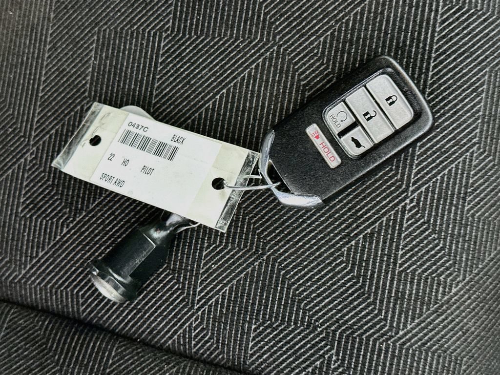 Used 2022 Honda Pilot Sport image 35