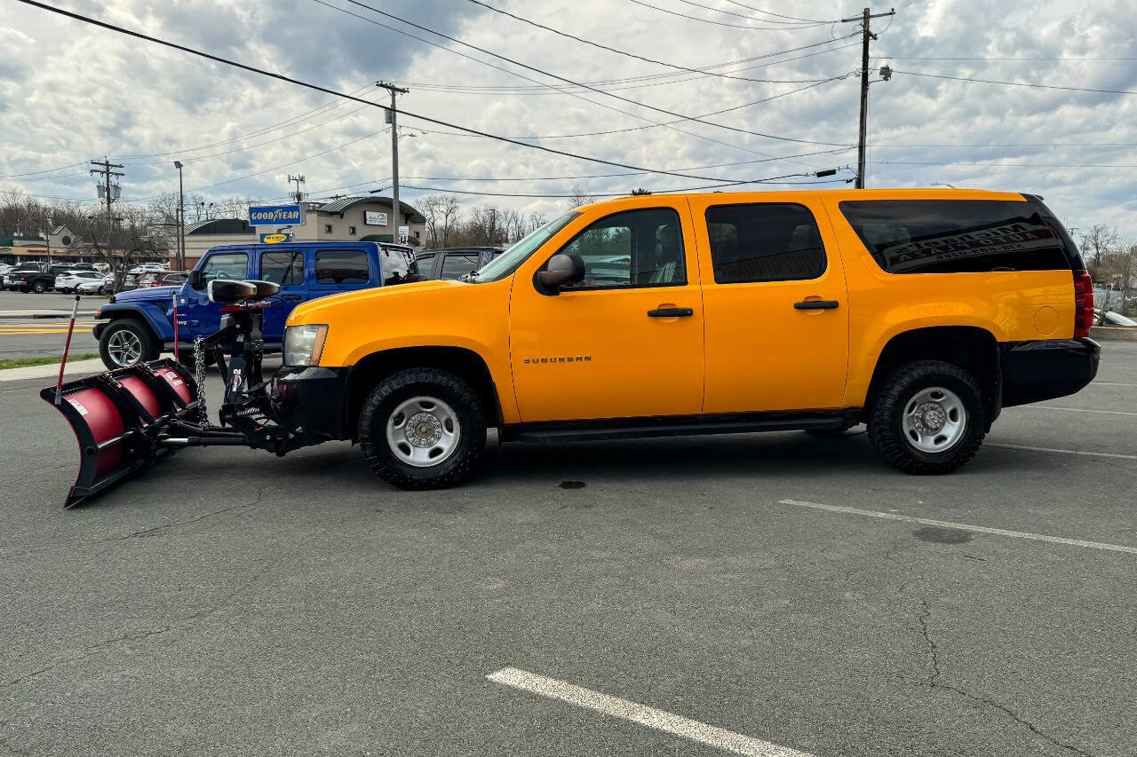 Used 2011 Chevrolet Suburban 2500 image 7