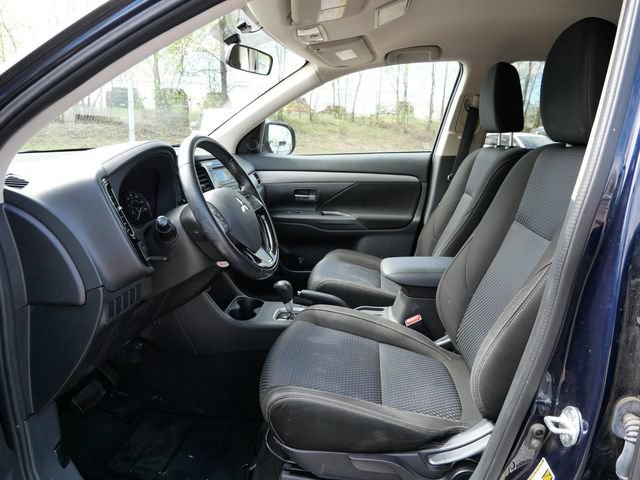 Used 2016 Mitsubishi Outlander ES AWD/4WD image 14