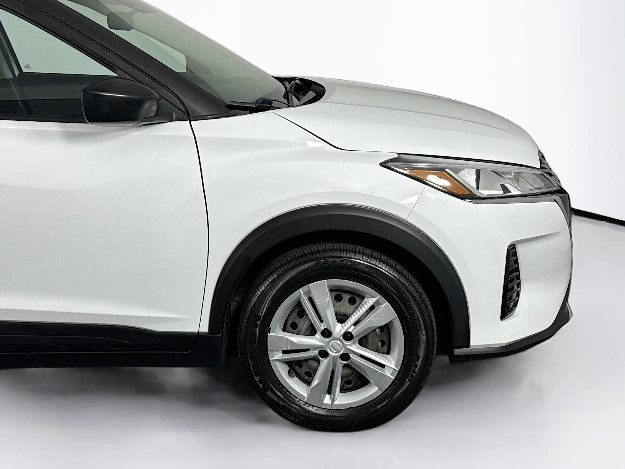 Used 2023 Nissan Kicks S FWD image 39