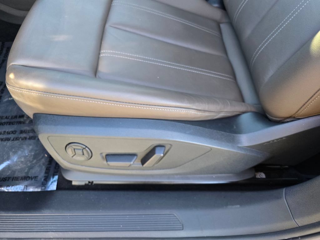 Used 2023 Audi Q4 e-tron Premium w/ Convenience Package RWD image 16