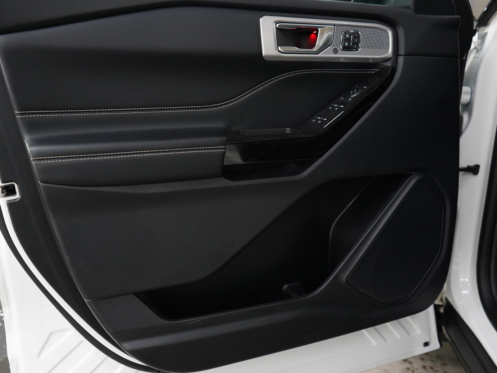 Used 2021 Ford Explorer ST w/ Equipment Group 401A image 24