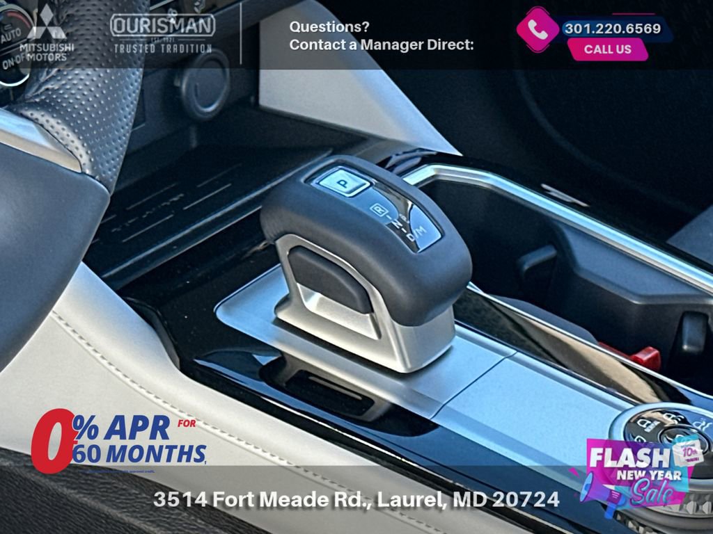 New 2025 Mitsubishi Outlander SE image 16