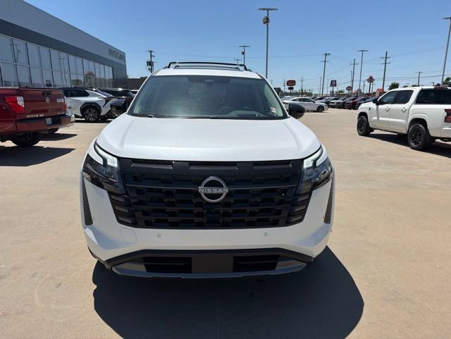 New 2026 Nissan Pathfinder Platinum w/ Cargo Package AWD/4WD image 2