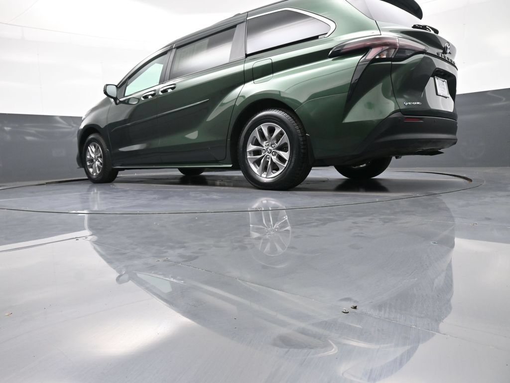 Certified 2025 Toyota Sienna XLE w/ XLE Plus Package AWD/4WD image 34