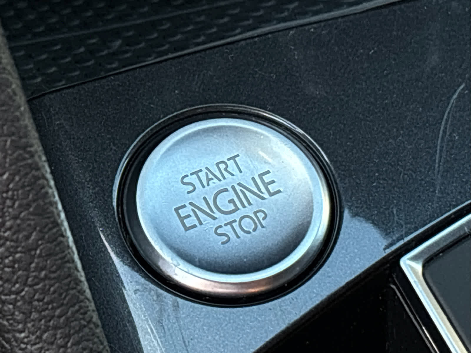 Used 2021 Volkswagen Tiguan SE R-Line image 21