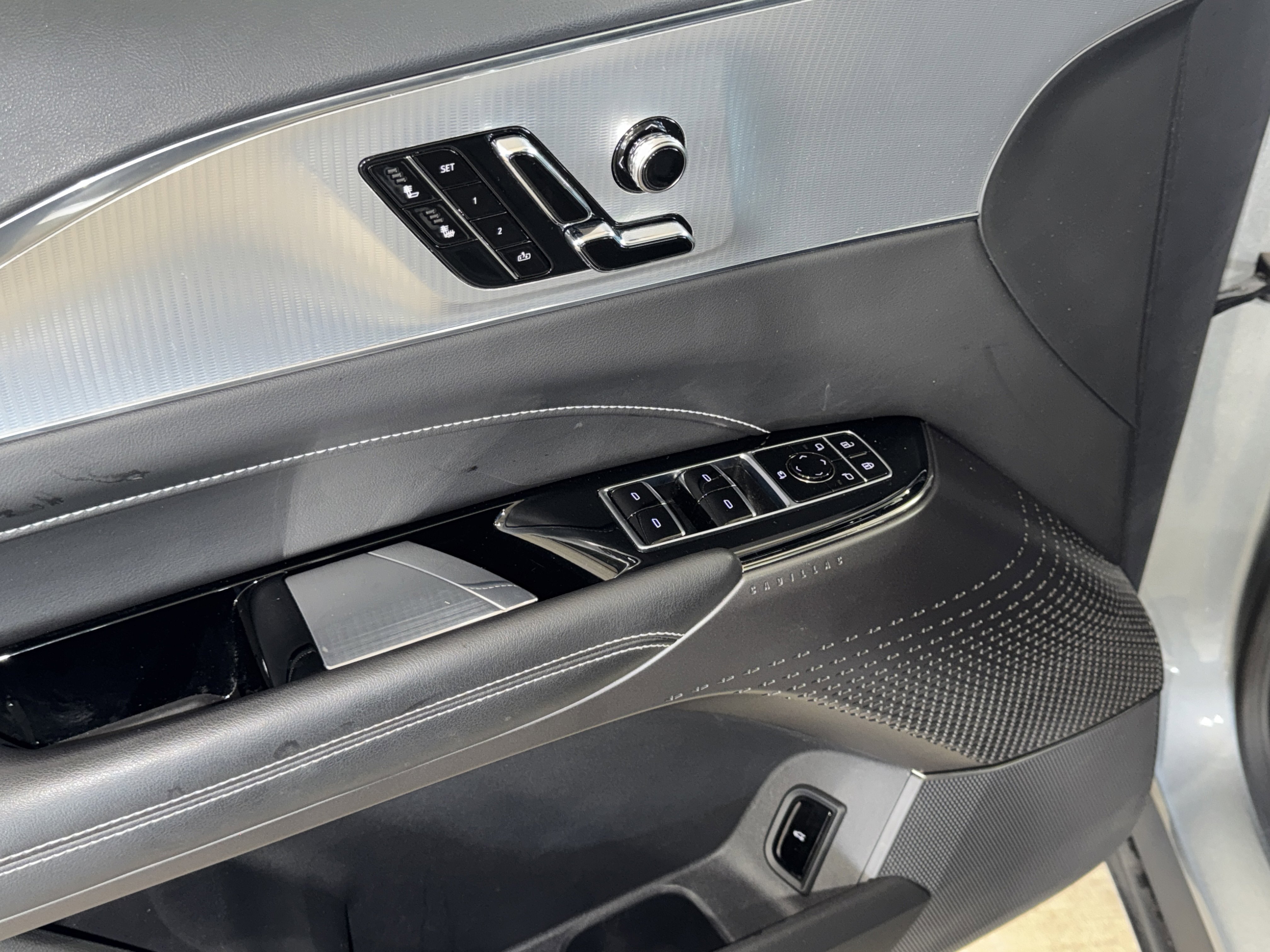 Used 2024 Cadillac Lyriq Tech w/ Driver Assist Package image 18