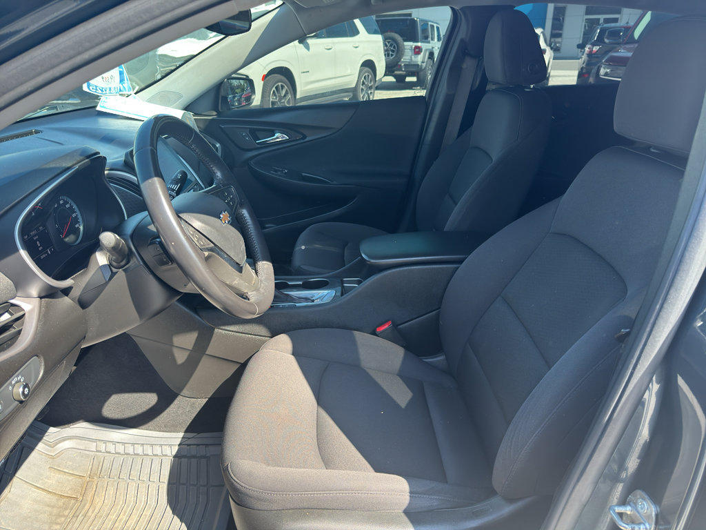 Used 2021 Chevrolet Malibu RS FWD image 12