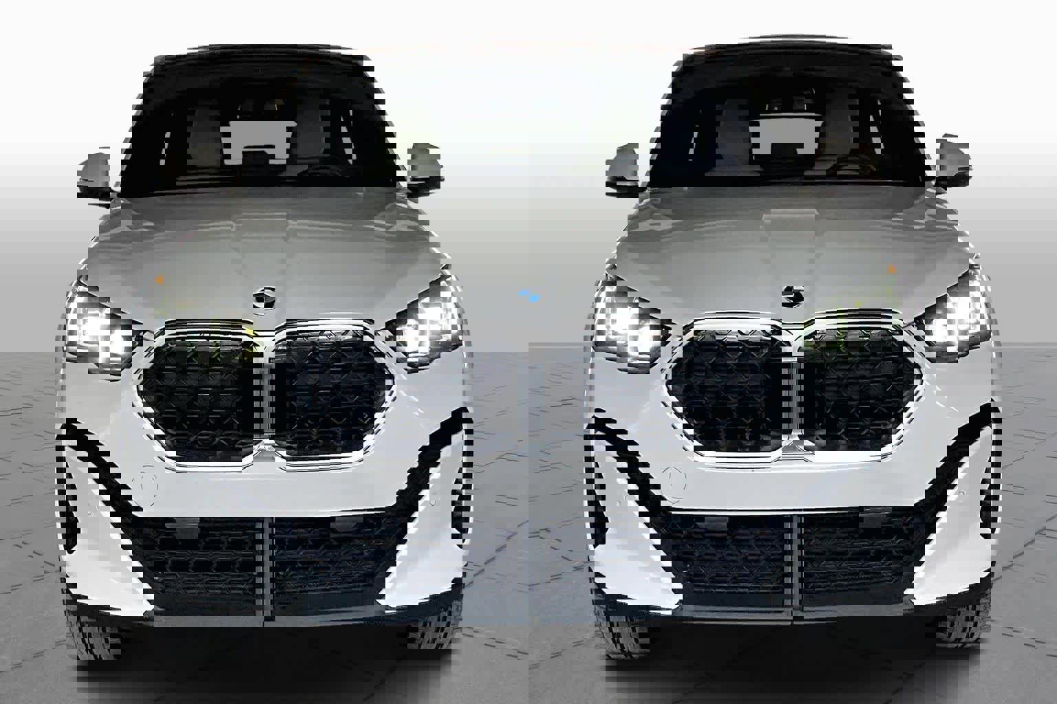 Certified 2025 BMW X2 xDrive28i image 3