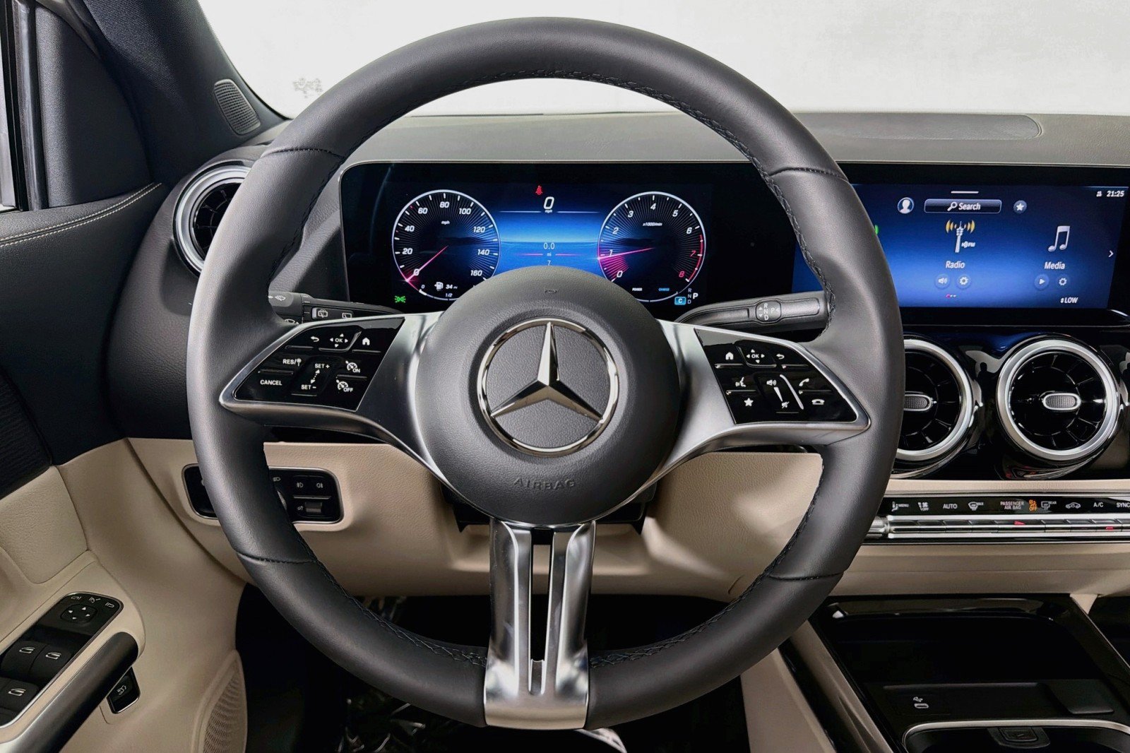 New 2026 Mercedes-Benz GLA 250 image 17