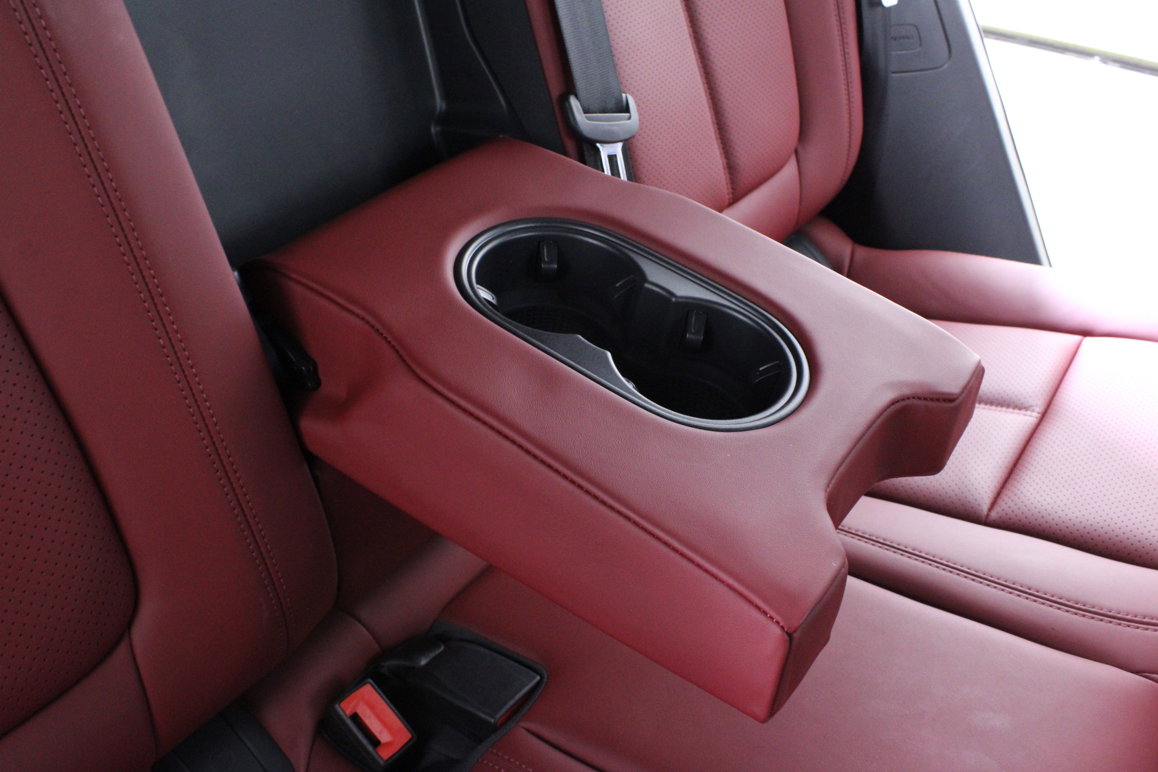 Used 2022 Porsche Macan AWD/4WD image 15