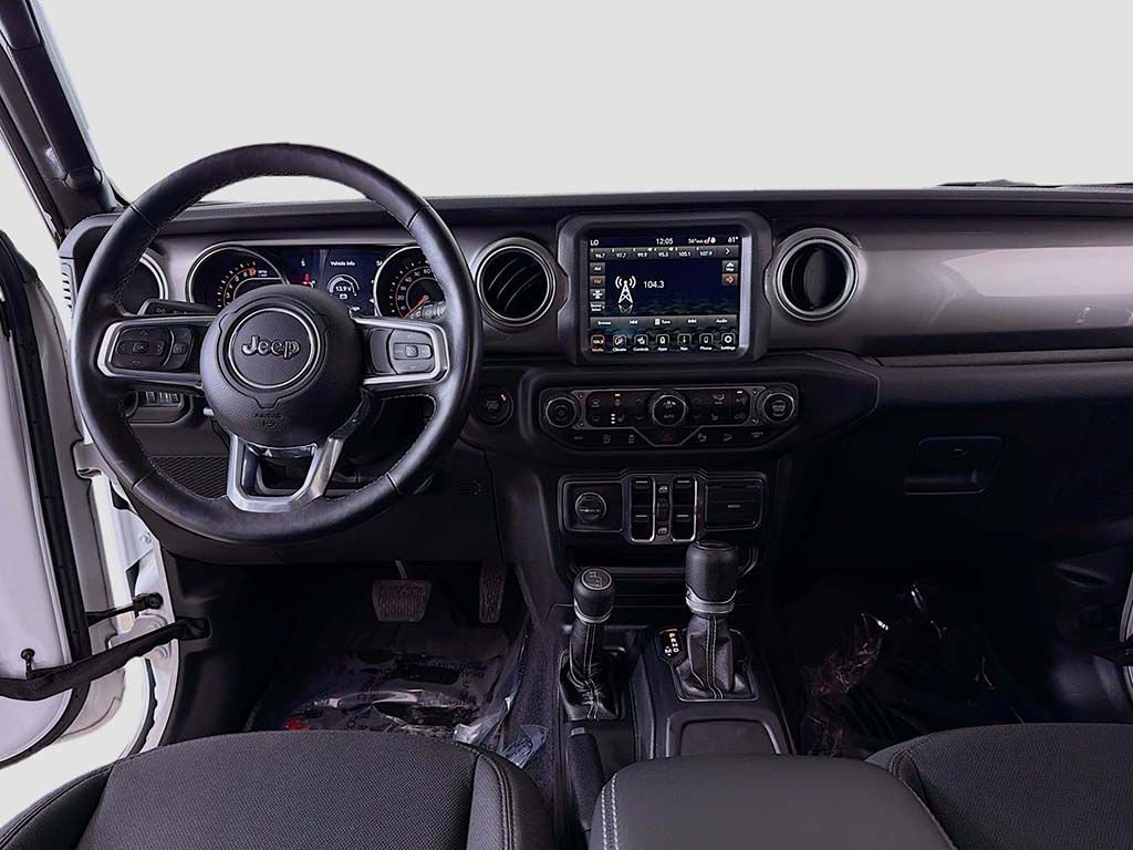 Used 2021 Jeep Wrangler Unlimited Sahara w/ Uconnect 4C Nav & Sound Group AWD/4WD image 25