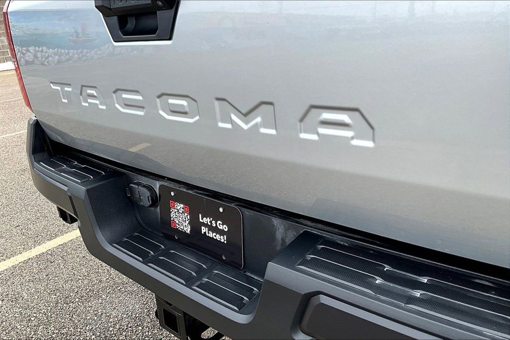 Used 2025 Toyota Tacoma SR image 26