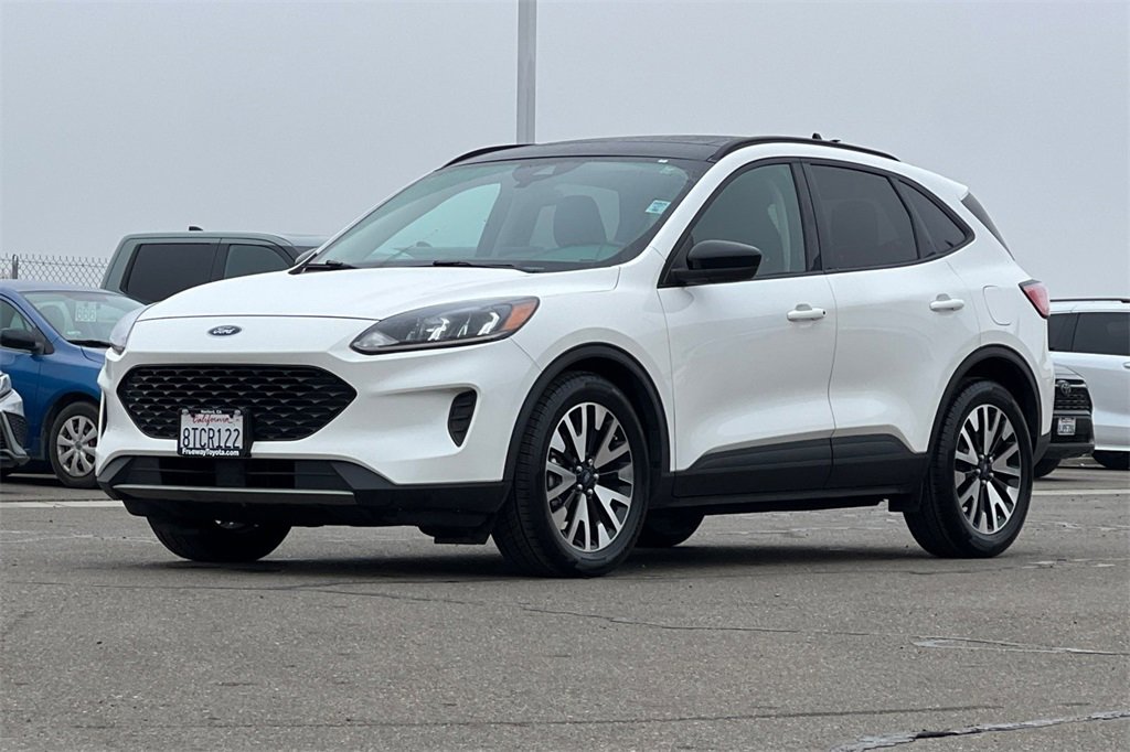 Used 2020 Ford Escape SE Sport image 10