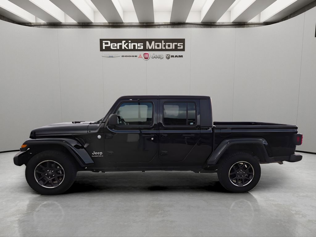 Used 2023 Jeep Gladiator Overland image 2