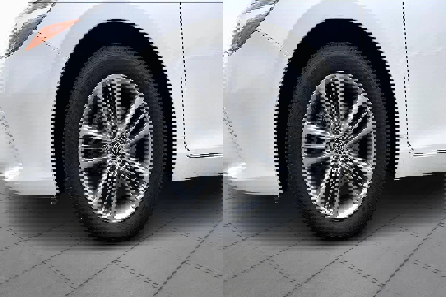 Used 2017 Toyota Camry SE image 10