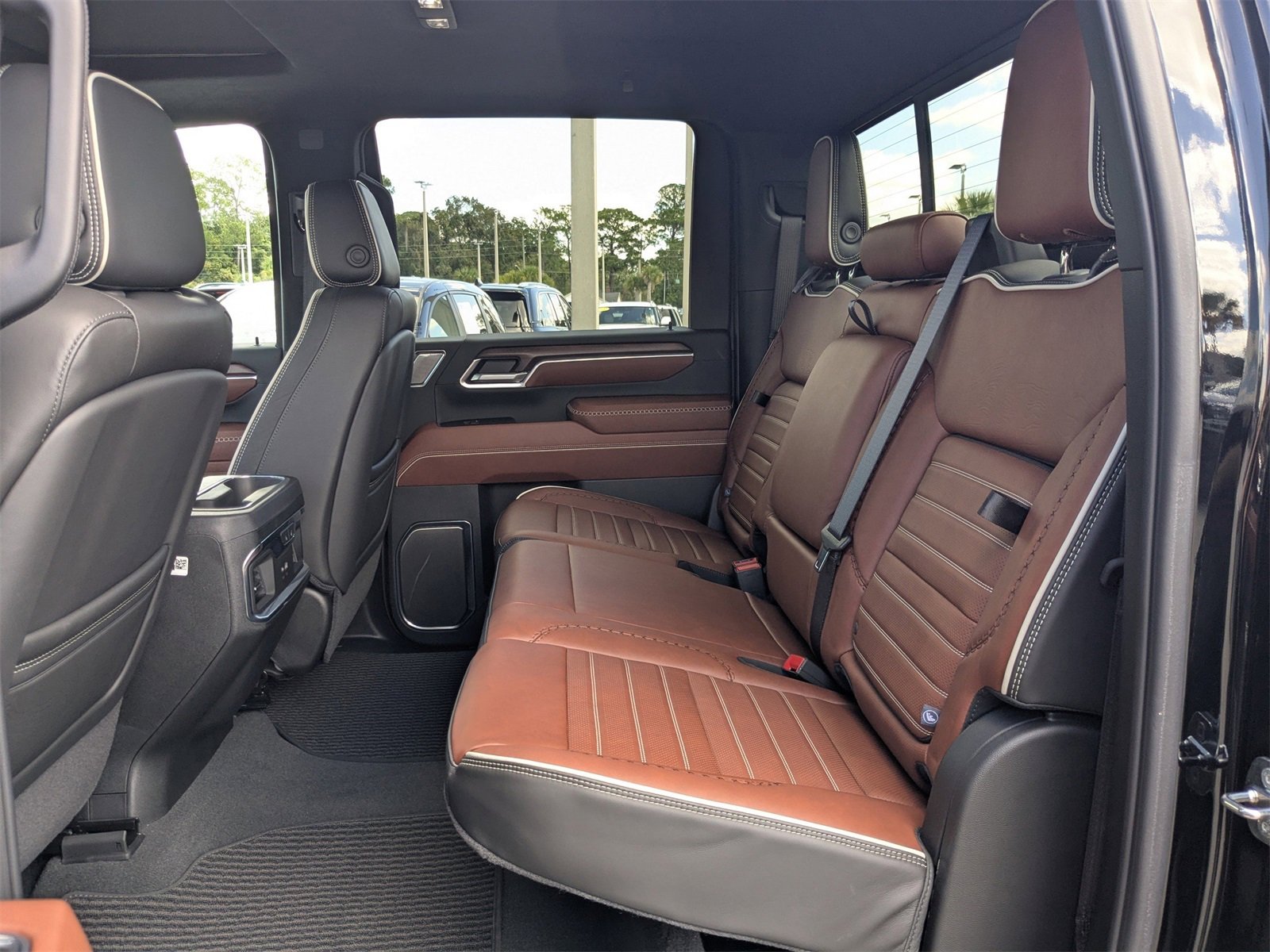 Used 2024 GMC Sierra 3500 Denali Ultimate image 14