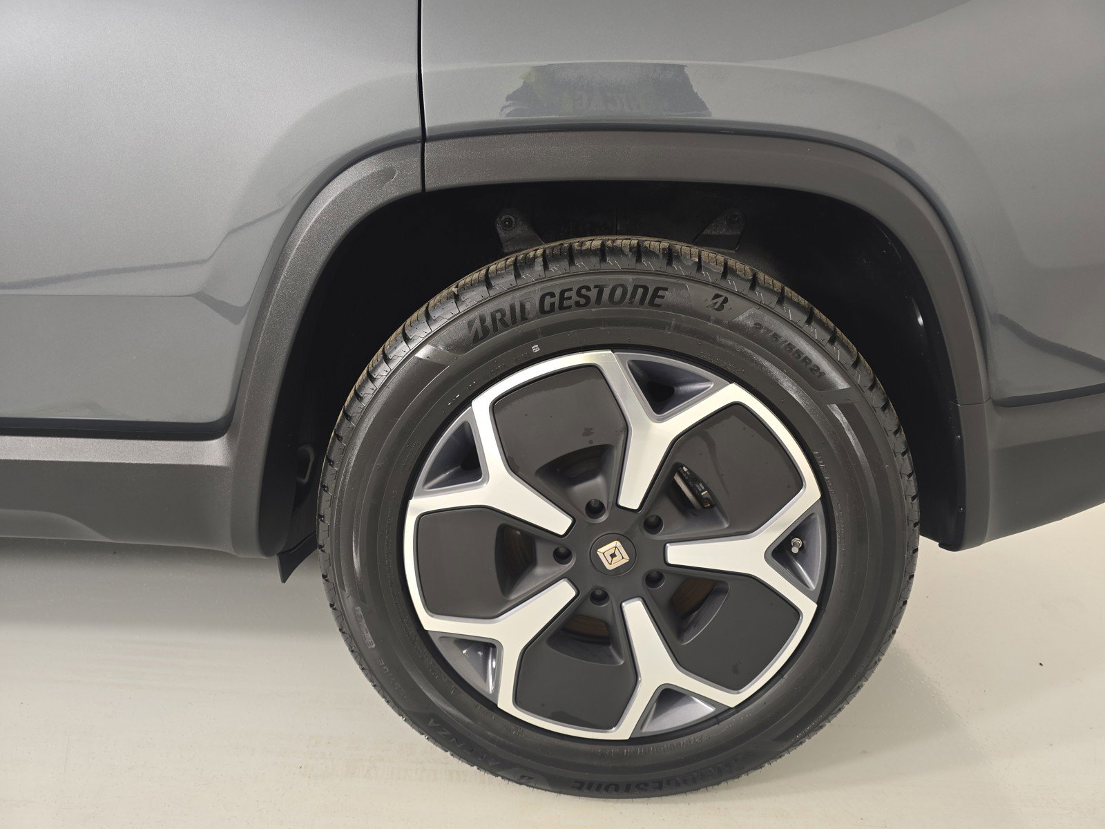 Used 2024 Rivian R1S Adventure AWD/4WD image 10