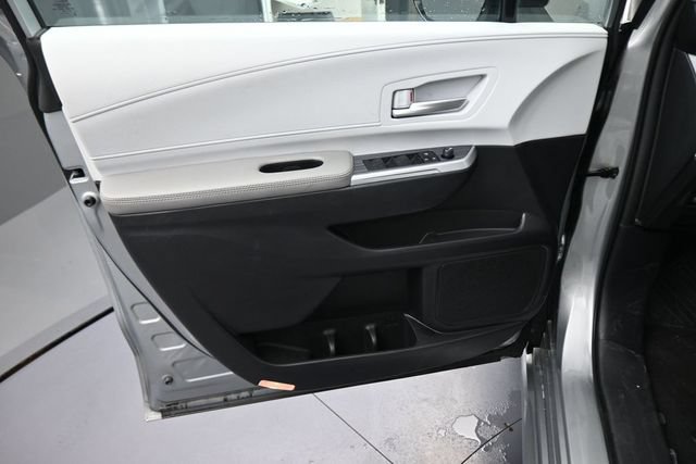 Used 2025 Toyota Sienna XLE FWD image 19