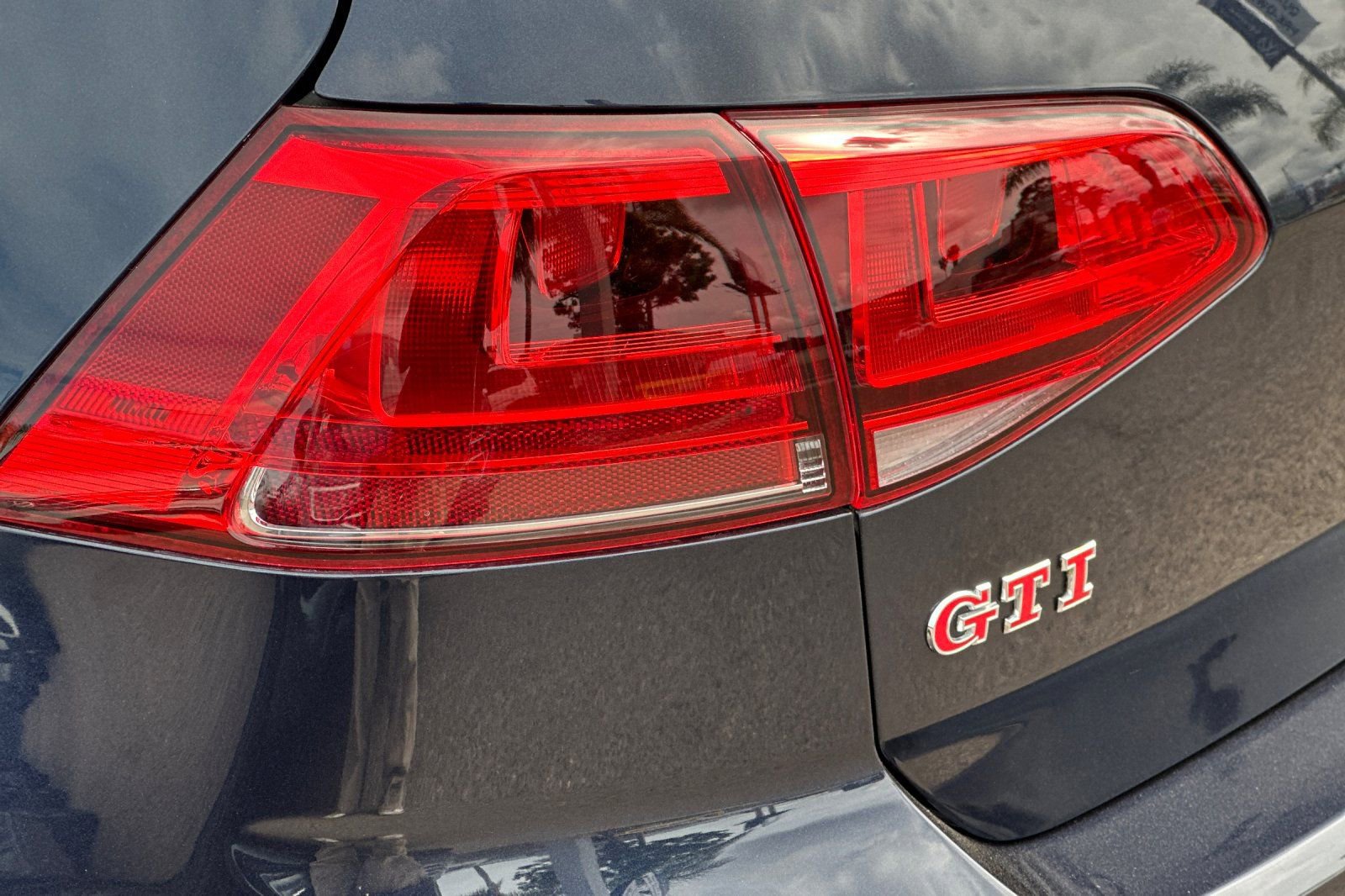 Used 2016 Volkswagen GTI SE w/ Lighting Package (SEL) FWD image 26