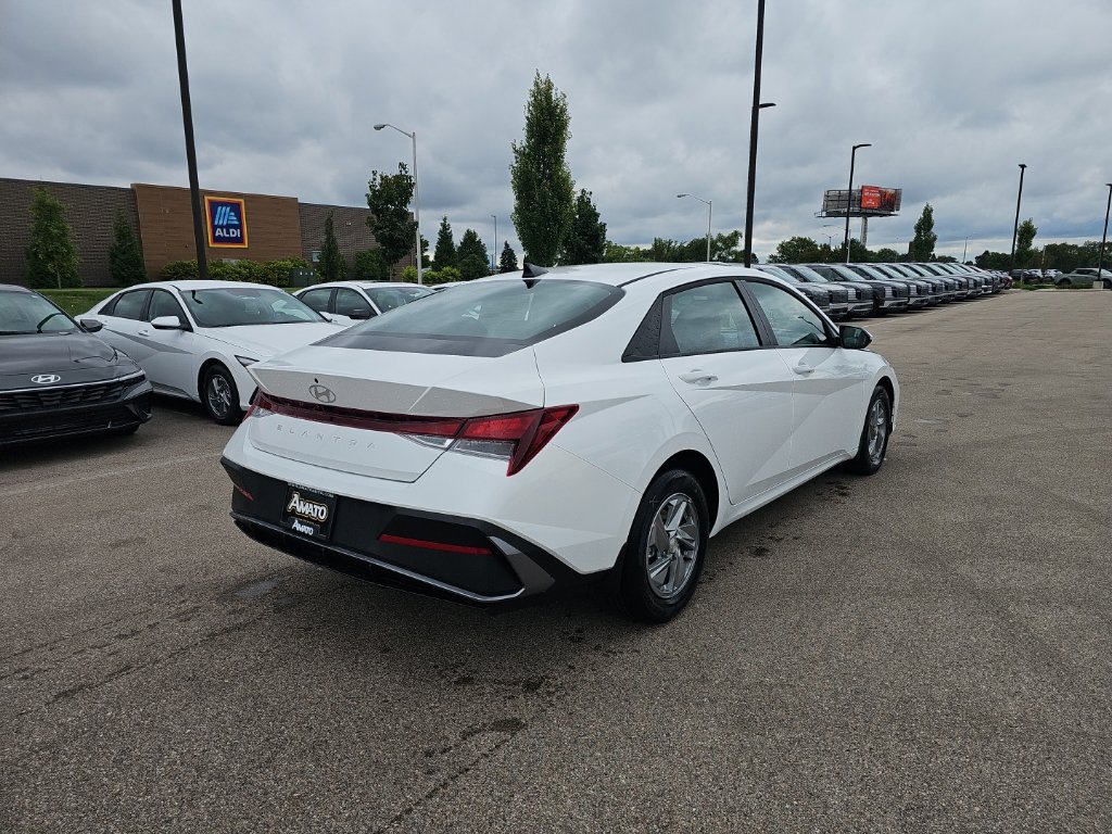 New 2026 Hyundai Elantra SE FWD image 5