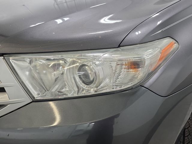 Used 2012 Toyota Highlander 4WD w/ Tech Pkg image 28