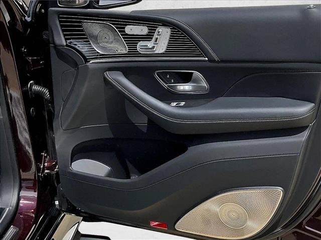 Used 2024 Mercedes-Benz Maybach GLS 600 4MATIC image 17