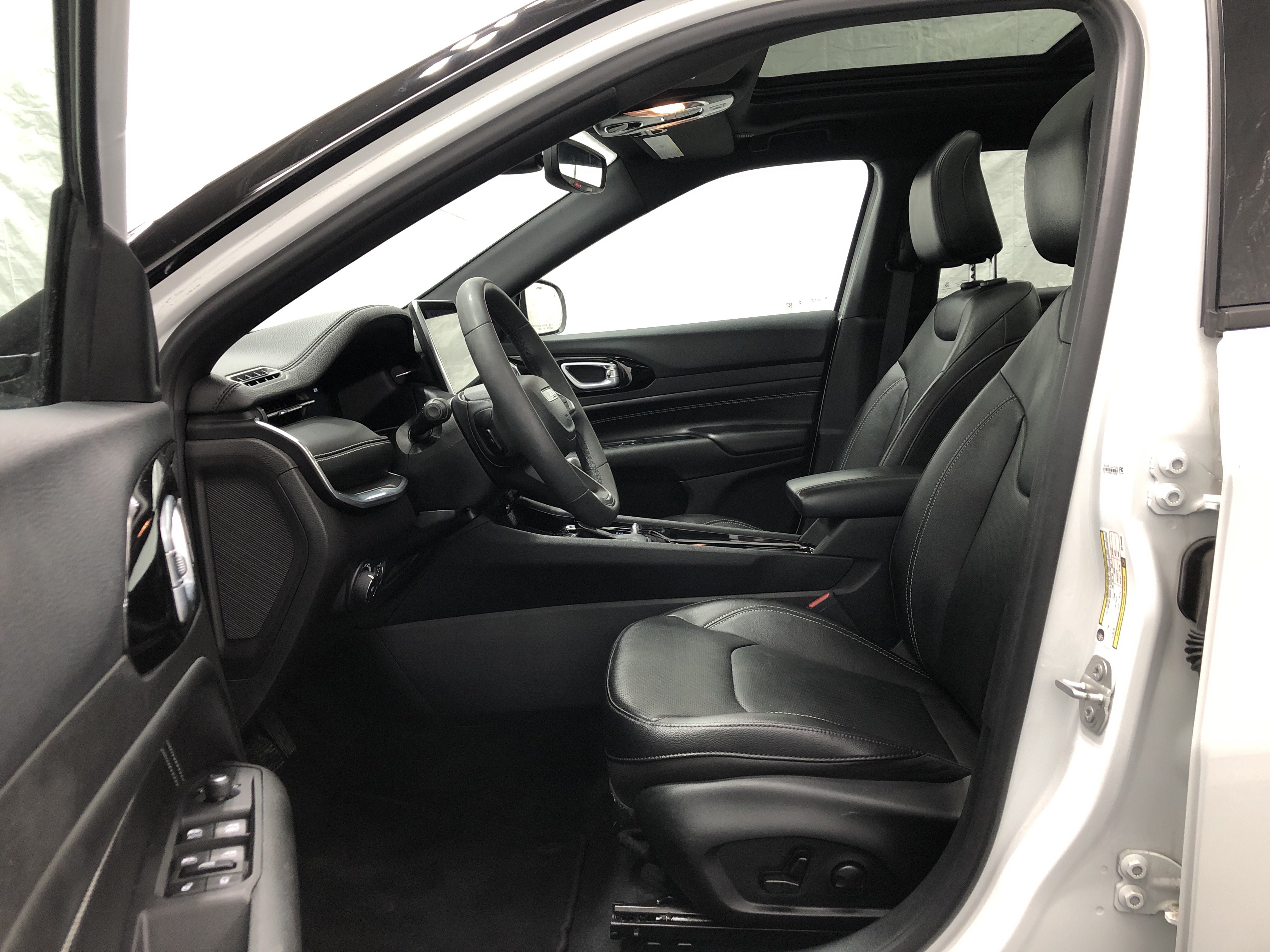 Certified 2024 Jeep Compass Limited w/ High Altitude Package AWD/4WD image 14