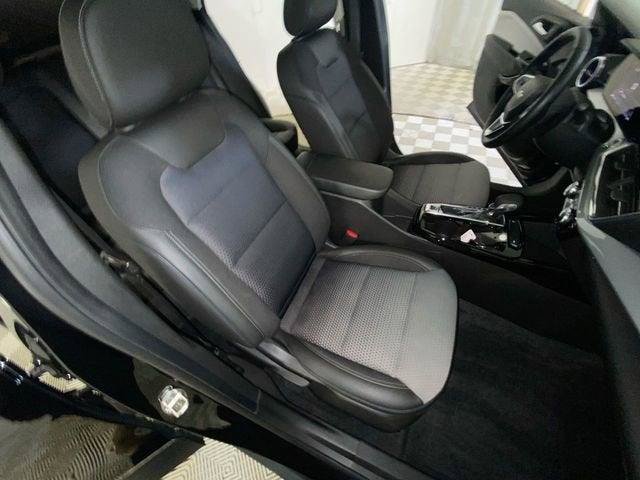 Used 2024 Chevrolet Trax LT w/ Driver Confidence Package FWD image 18