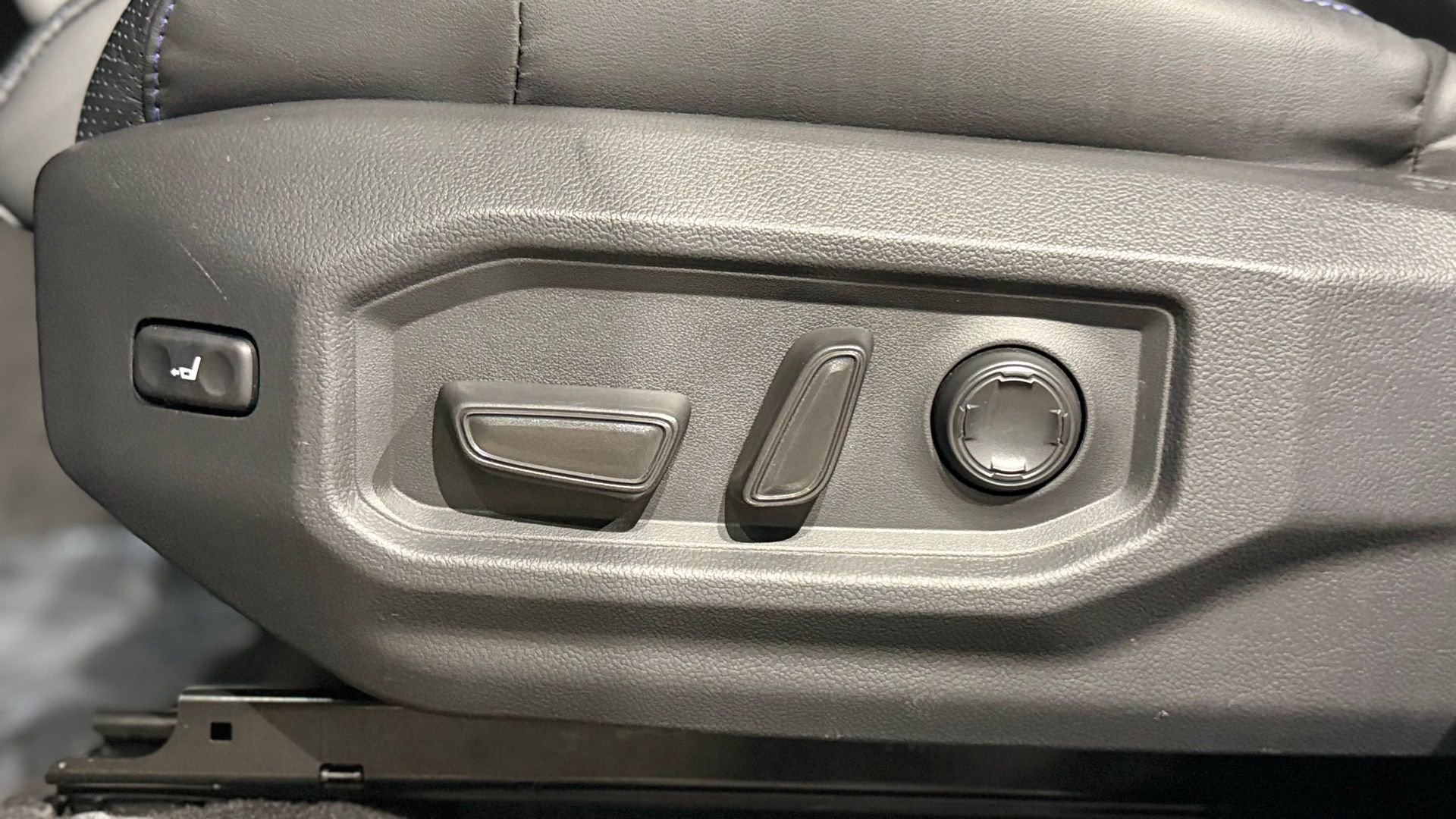 Used 2023 Toyota Sequoia Platinum image 39