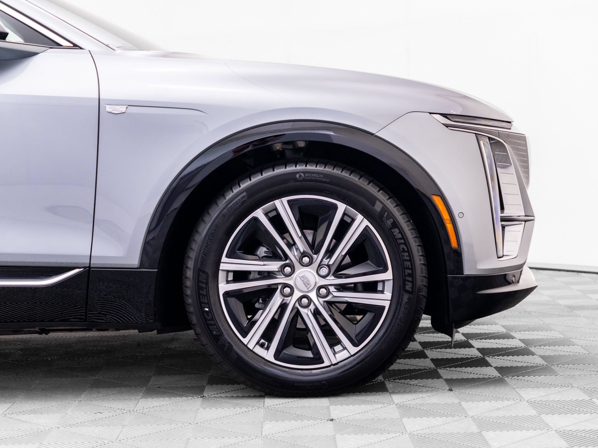 Certified 2024 Cadillac Lyriq Luxury w/ LPO, Floor Liner Package AWD/4WD image 38