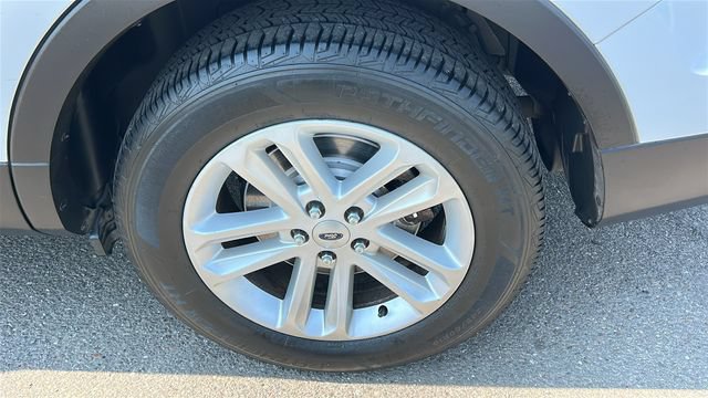 Certified 2017 Ford Explorer FWD image 6