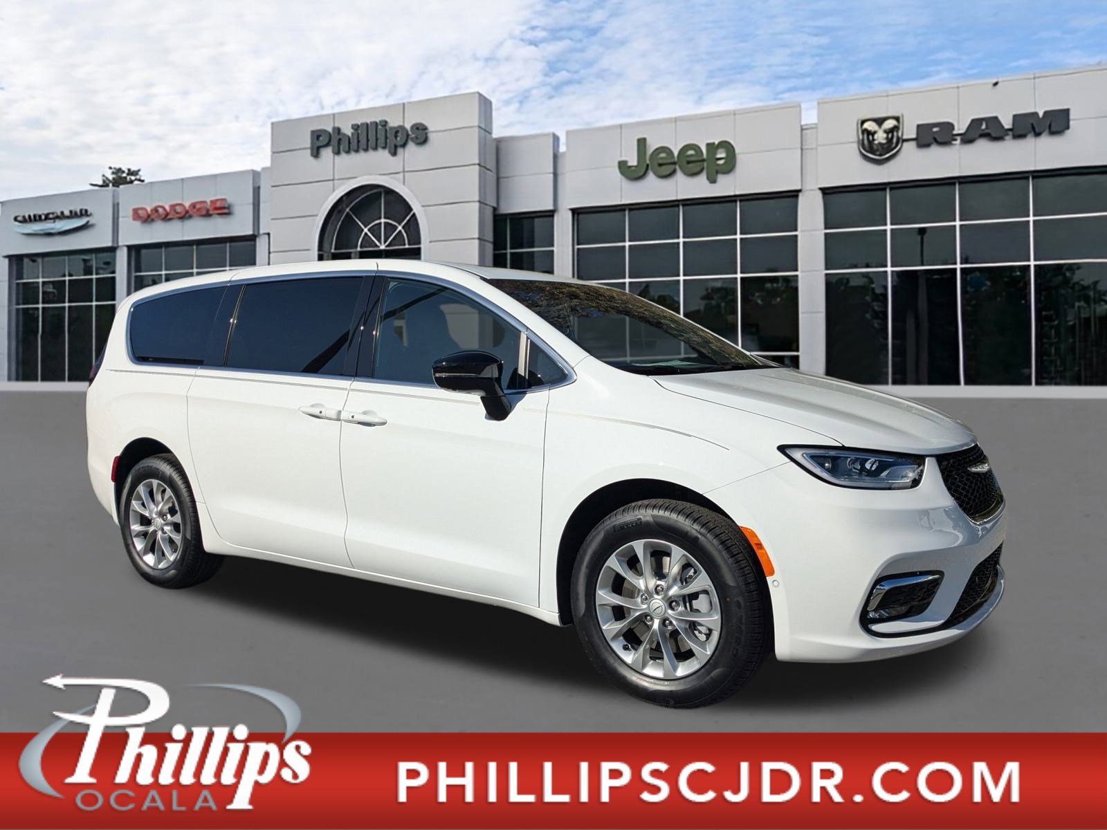 New 2026 Chrysler Pacifica Limited w/ Trailer Tow Group