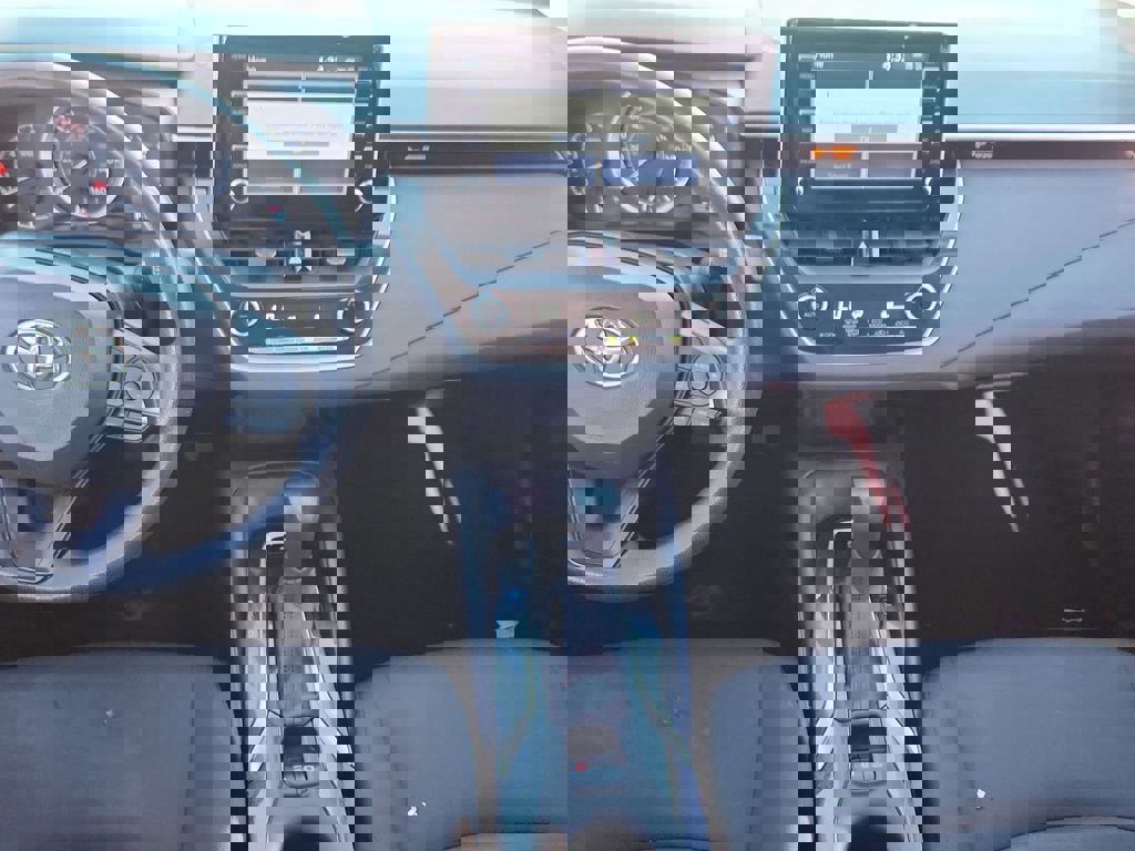 Used 2020 Toyota Corolla LE image 11