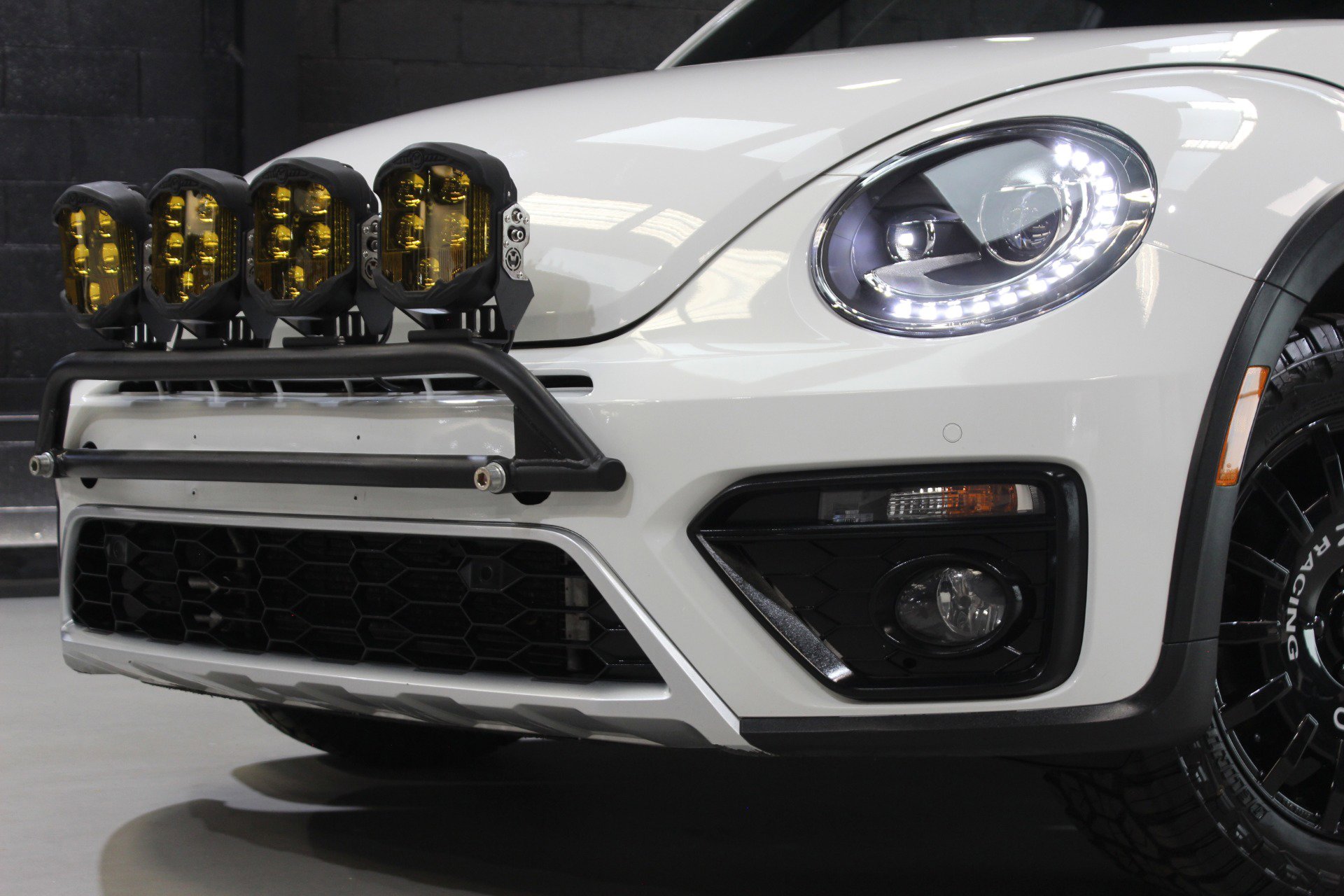 Used 2017 Volkswagen Beetle 1.8T Dune w/ Dune Technology Package FWD image 9