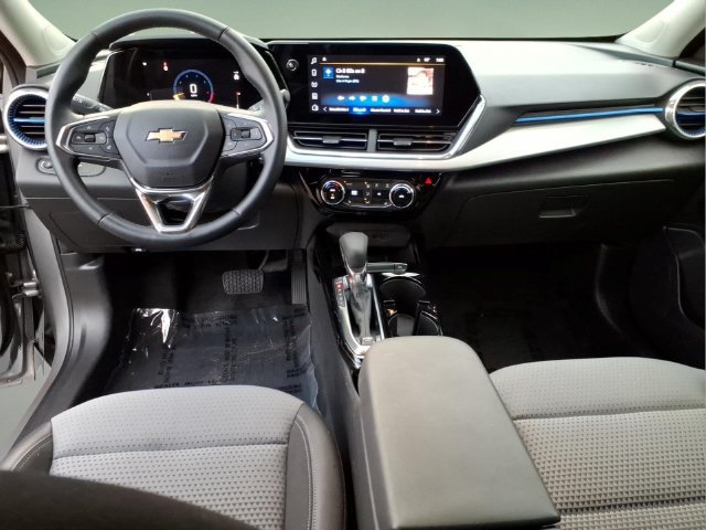 Used 2025 Chevrolet Trax LT w/ Driver Confidence Package FWD image 13