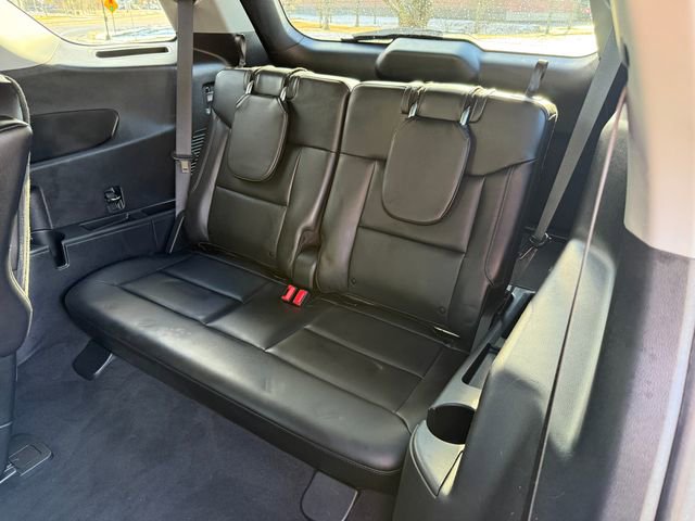Used 2022 Ford Explorer XLT w/ Equipment Group 202A image 7