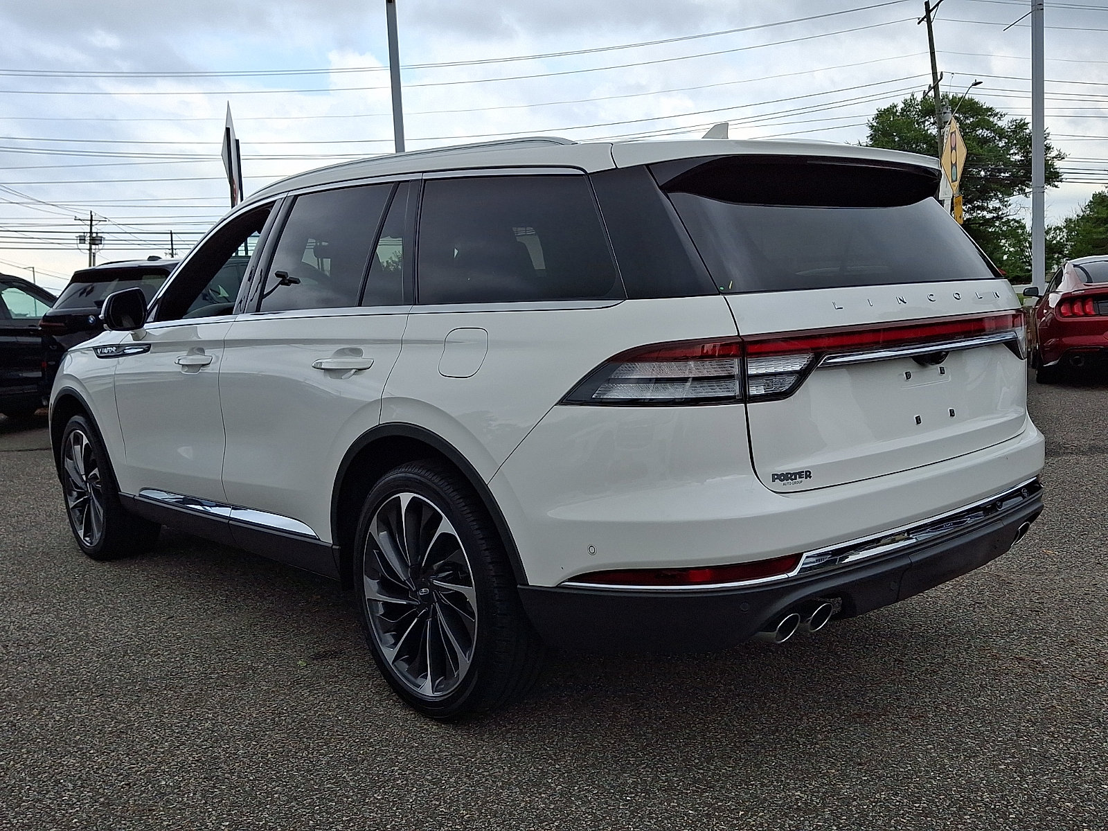 Used 2023 Lincoln Aviator Reserve w/ Equipment Group 201A AWD/4WD image 7