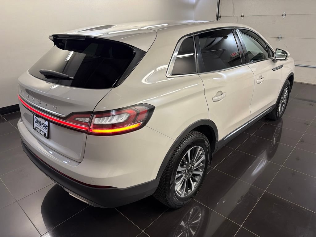 Used 2023 Lincoln Nautilus FWD image 6