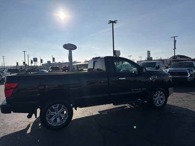 Used 2017 Nissan Titan SV image 9