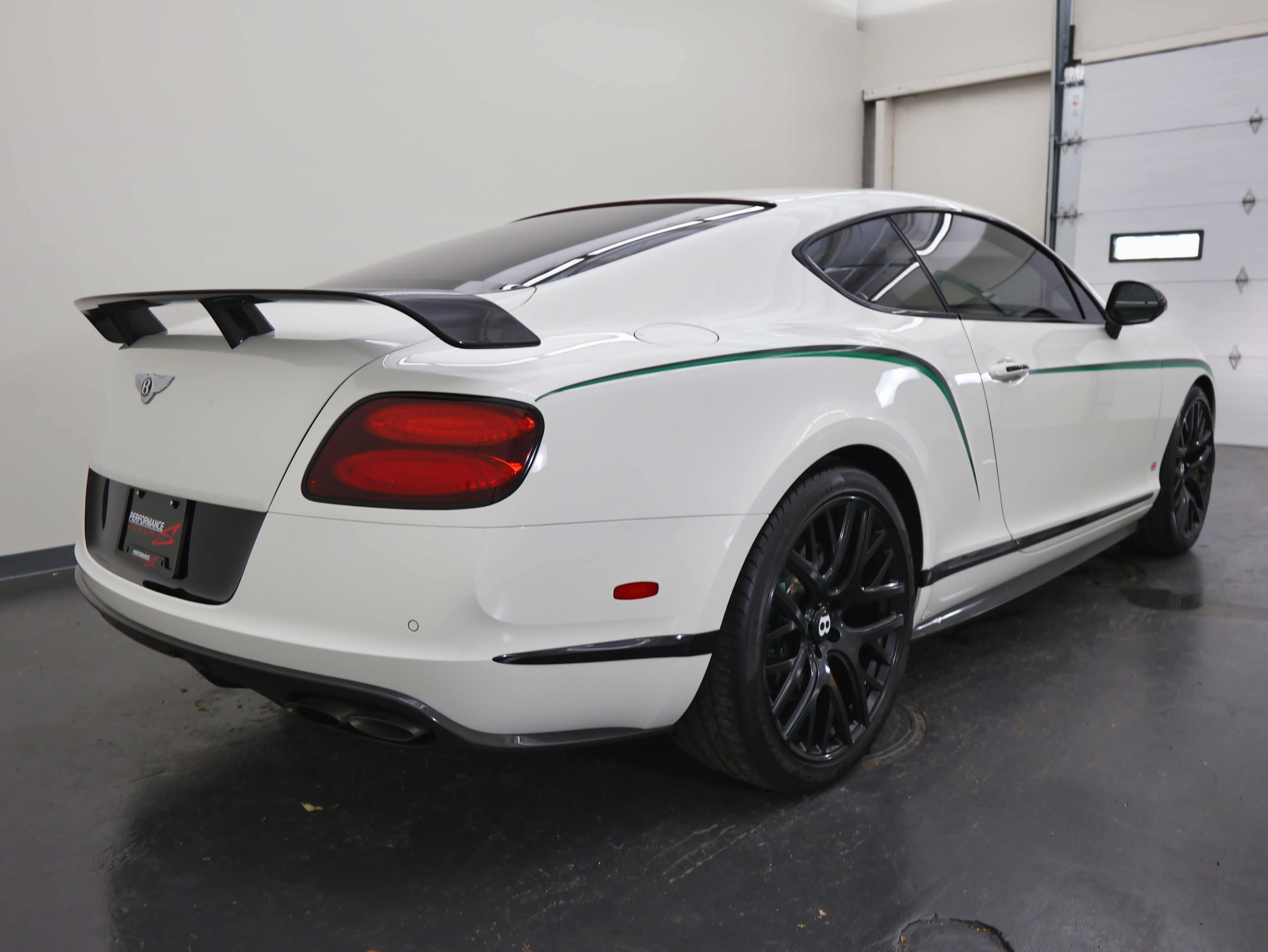 Used 2015 Bentley Continental GT3-R image 3