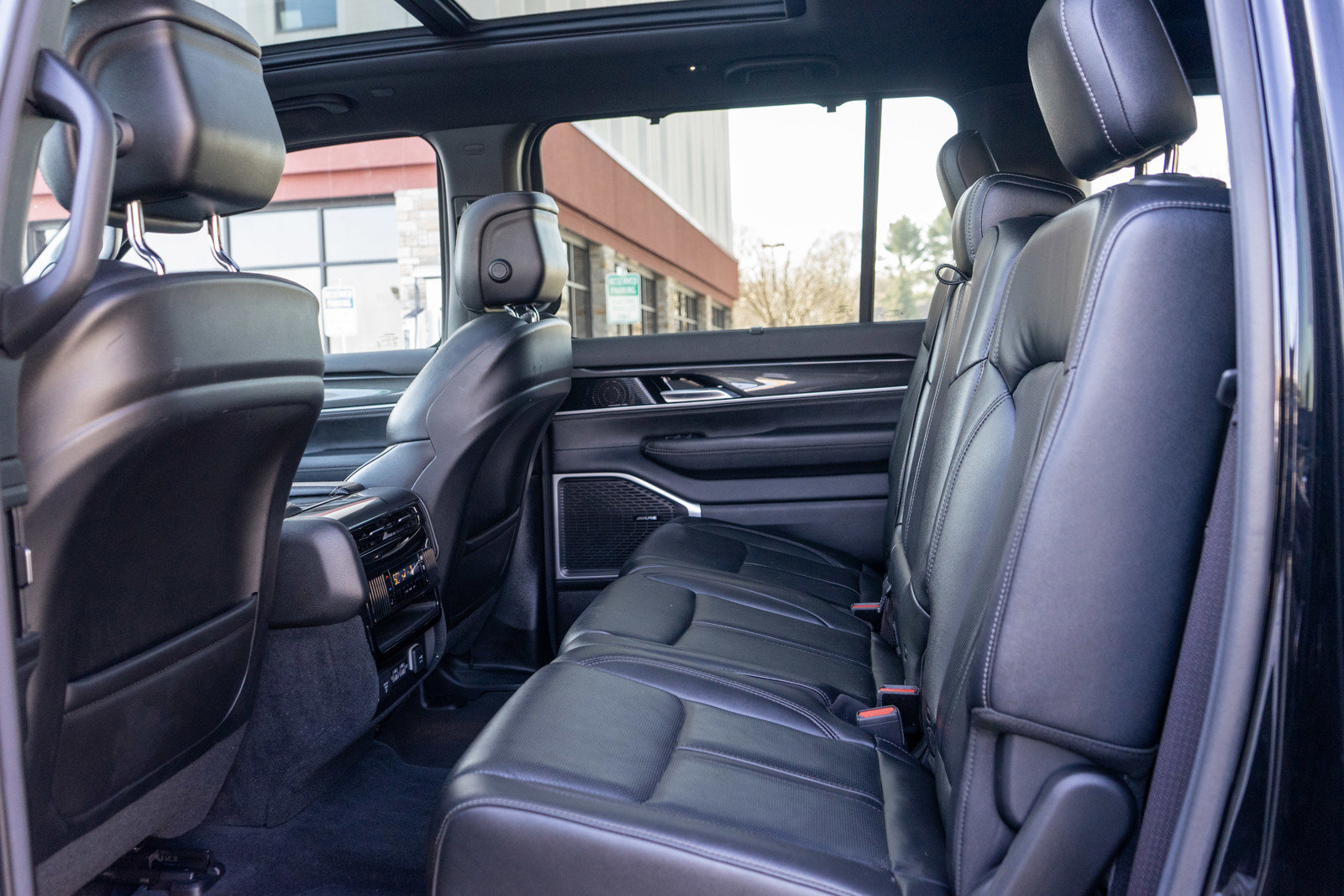 Used 2022 Jeep Wagoneer Series I w/ Convenience Group I image 32