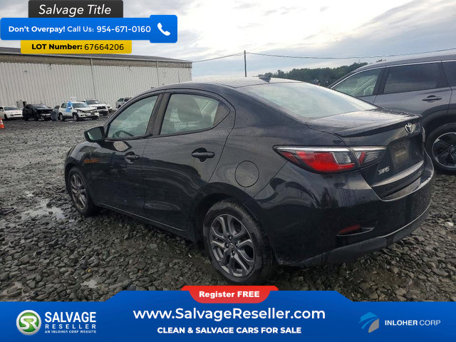 Used 2019 Toyota Yaris LE FWD image 3