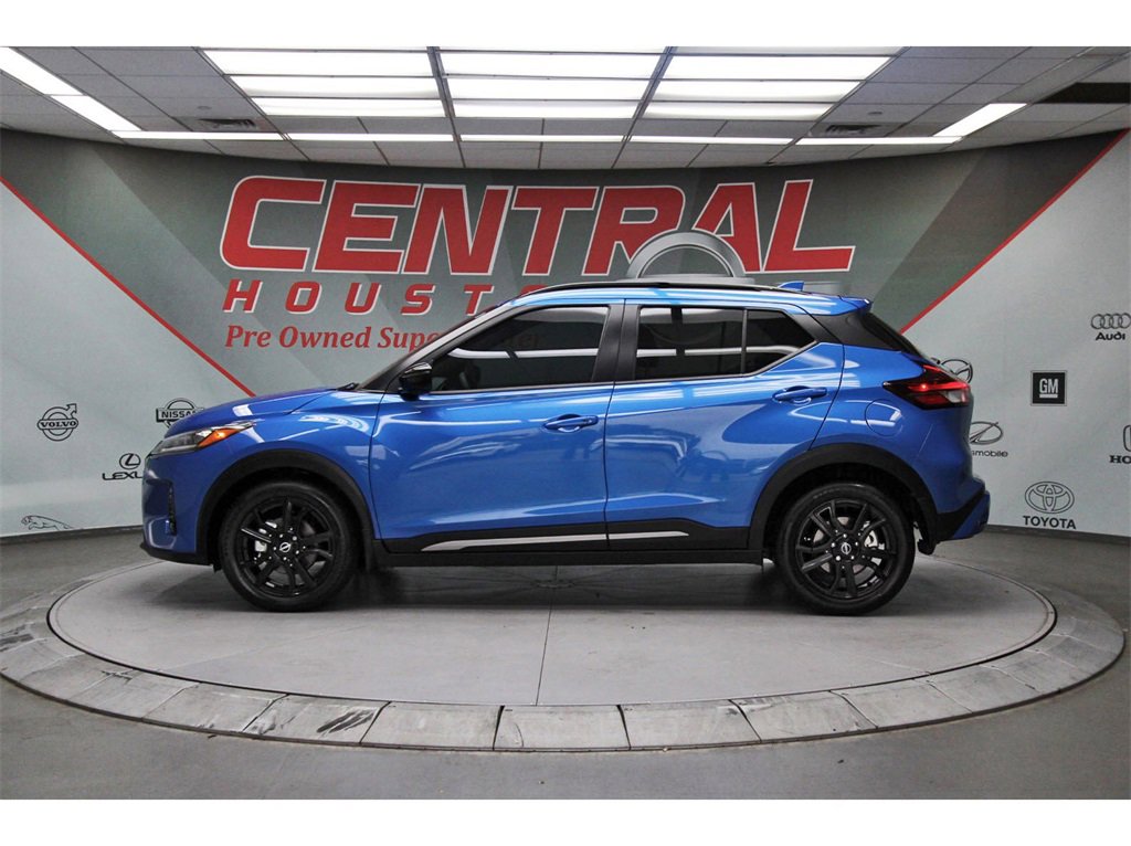 Used 2023 Nissan Kicks SR w/ SR Premium Package image 3