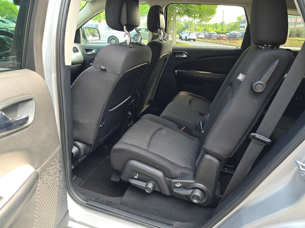 Used 2014 Dodge Journey SXT w/ Flexible Seating Group FWD image 11