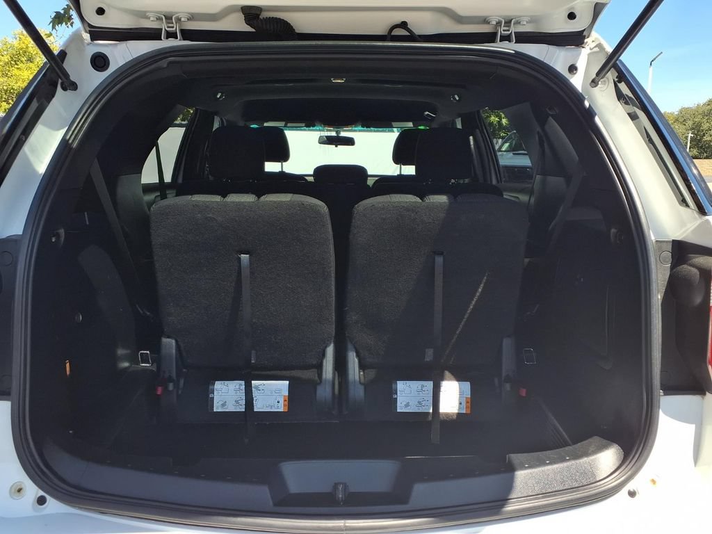 Used 2017 Ford Explorer XLT FWD image 20